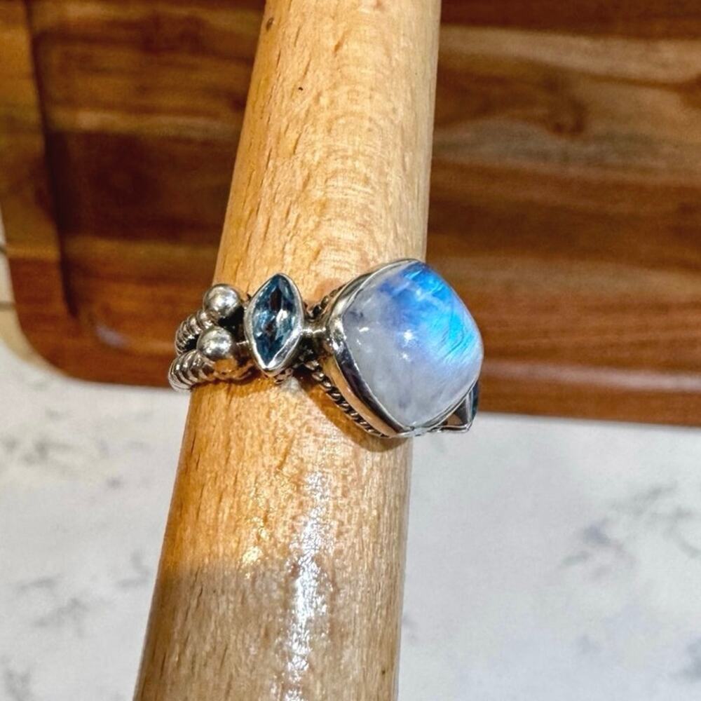Sterling silver rainbow moonstone blue topaz accents ring size 7 rope bead work